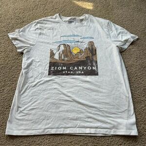 White Goodfellow & Co. Zion Canyon Utah shirt